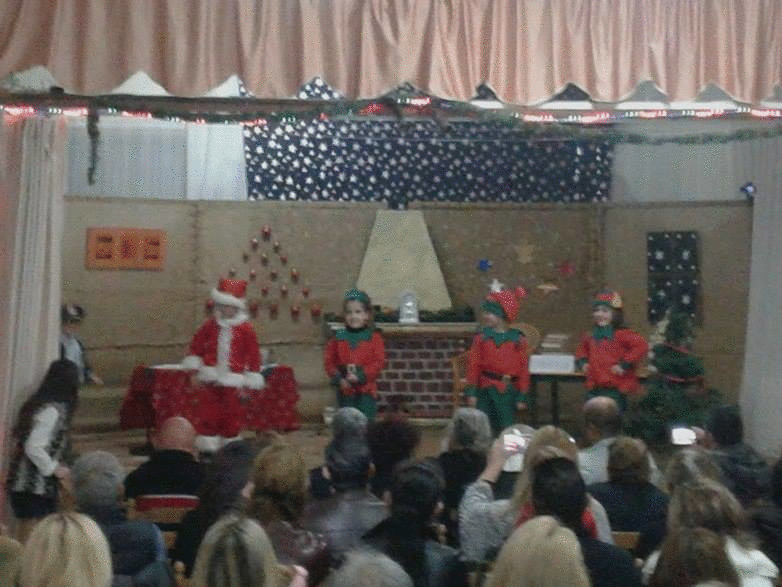 Η χριστουγεννιάτικη γιορτή των μαθητών του Δημοτικό Σχολείου - Νηπιαγωγείου Ψίνθου